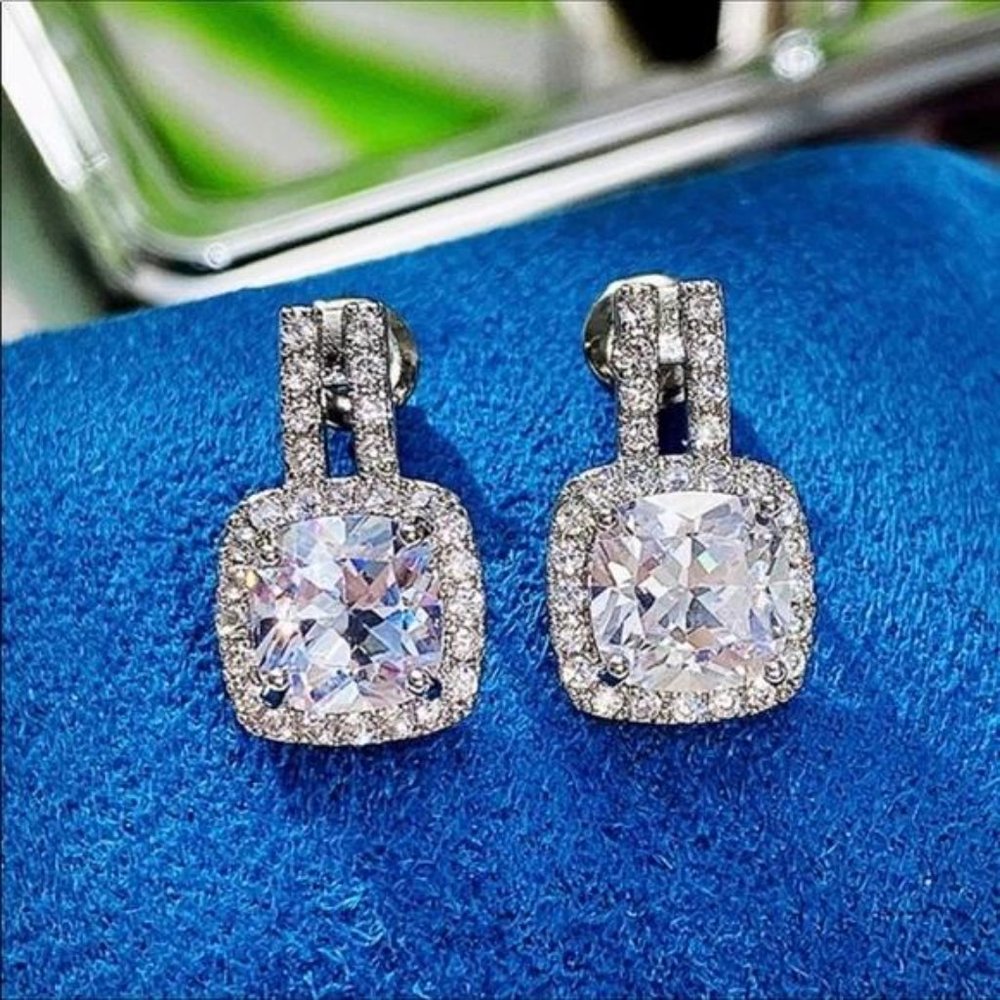 NEW STERLING SILVER DIAMOND SQUARE STUD EARRINGS, NICE EARRINGS, CUTE EARRINGS. - Picture 4 of 4